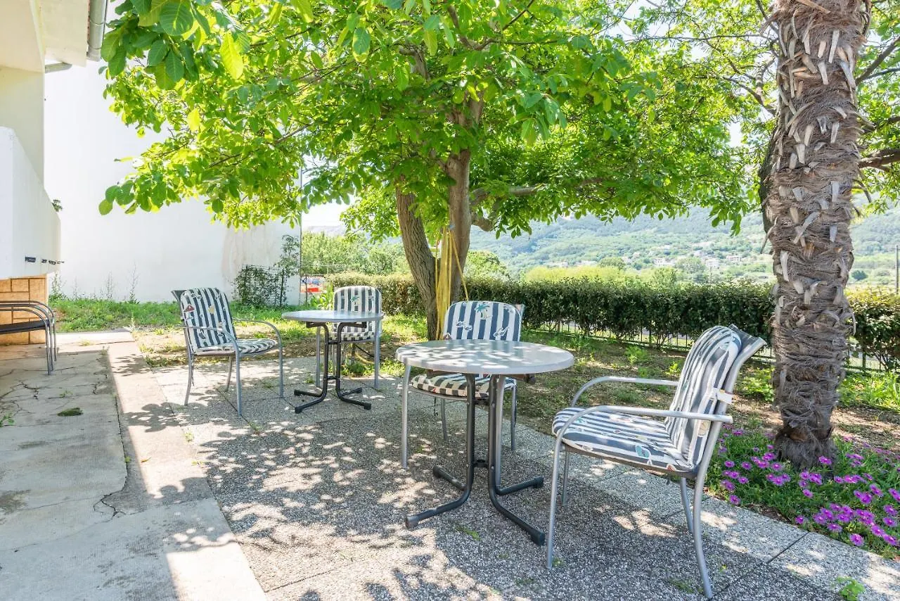 Apartment Violet With A Garden Jurandvor Croatia