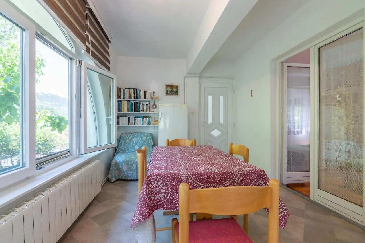 Apartment Violet With A Garden Jurandvor Croatia